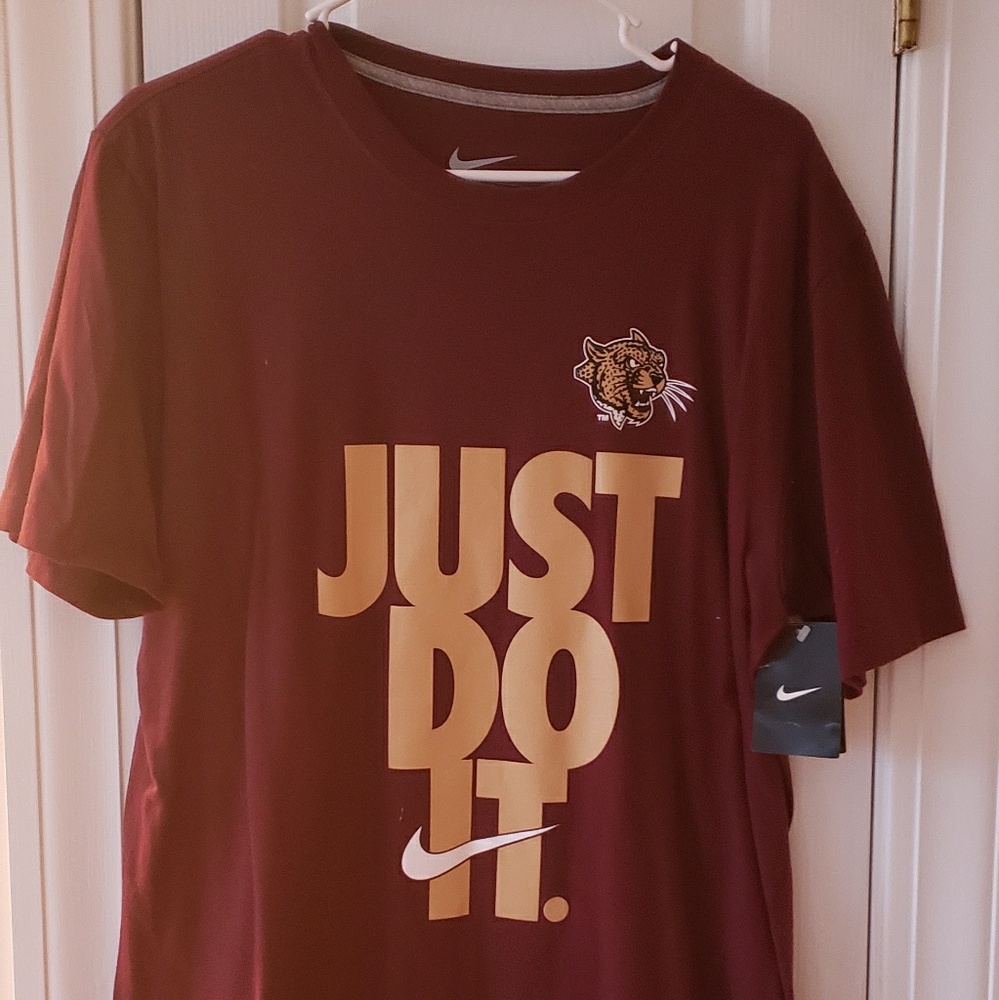 Men's Nike Just Do It tee shirt - M - NWT
